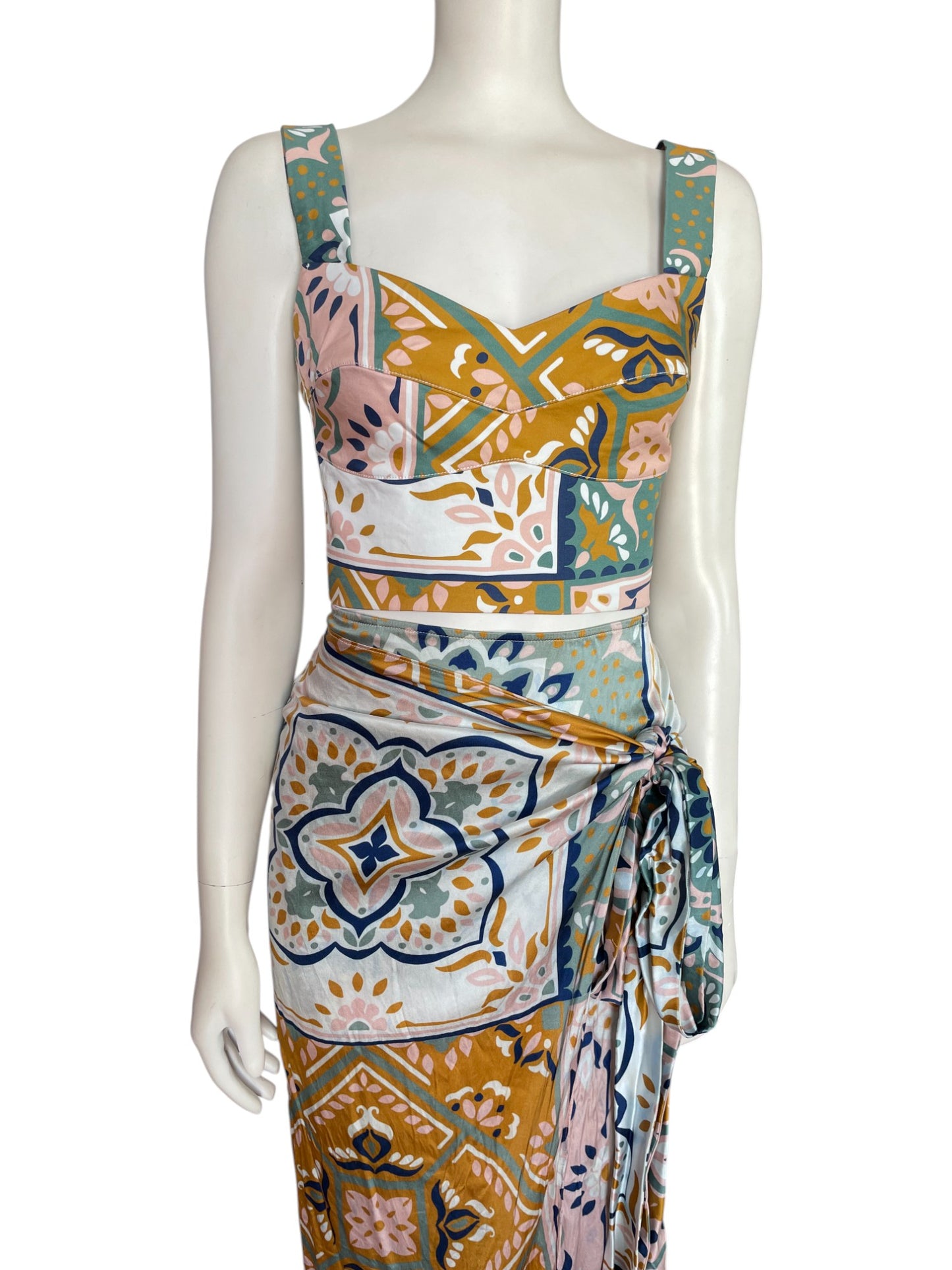 Set top y falda arabescos
