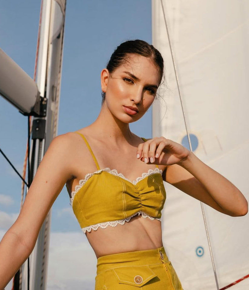 Top amarillo