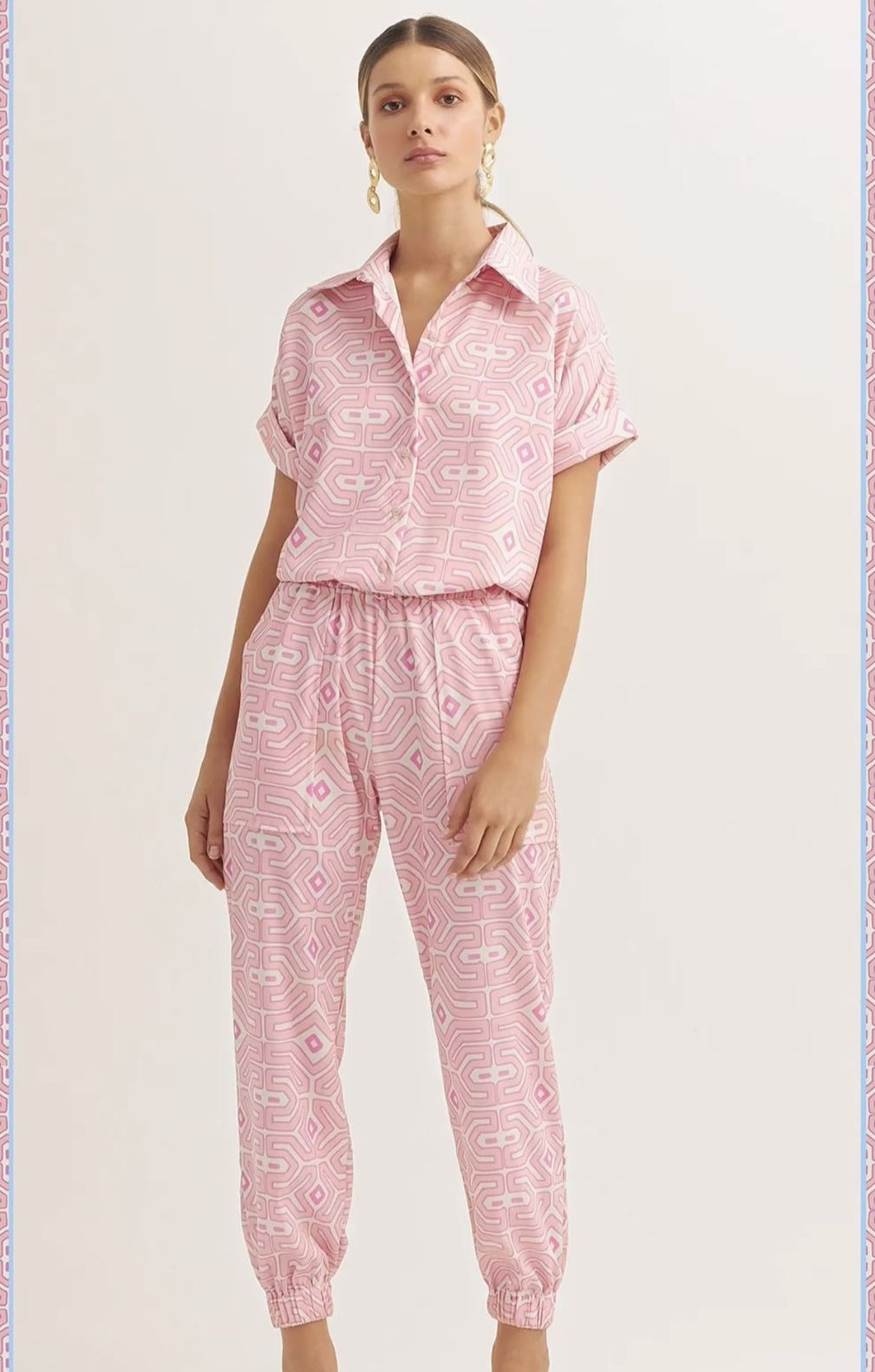 Set Rosa figuras pantalon y camisa de mangas