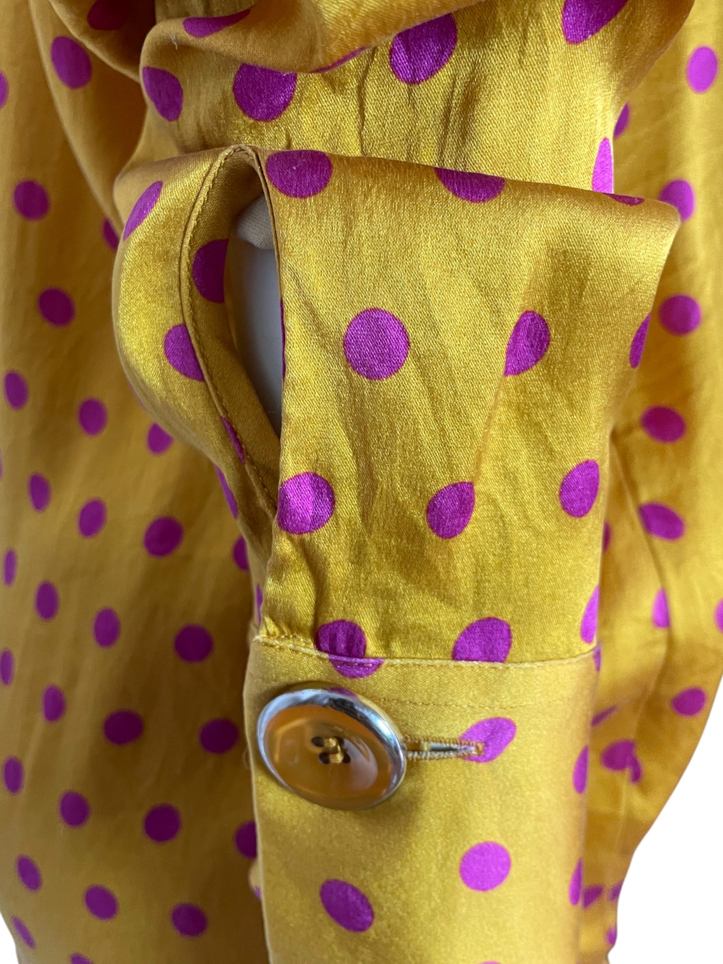 Camisa amarillas con lunares