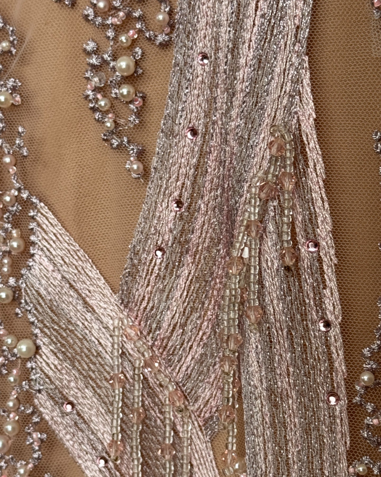 Vestido palo rosa recamado