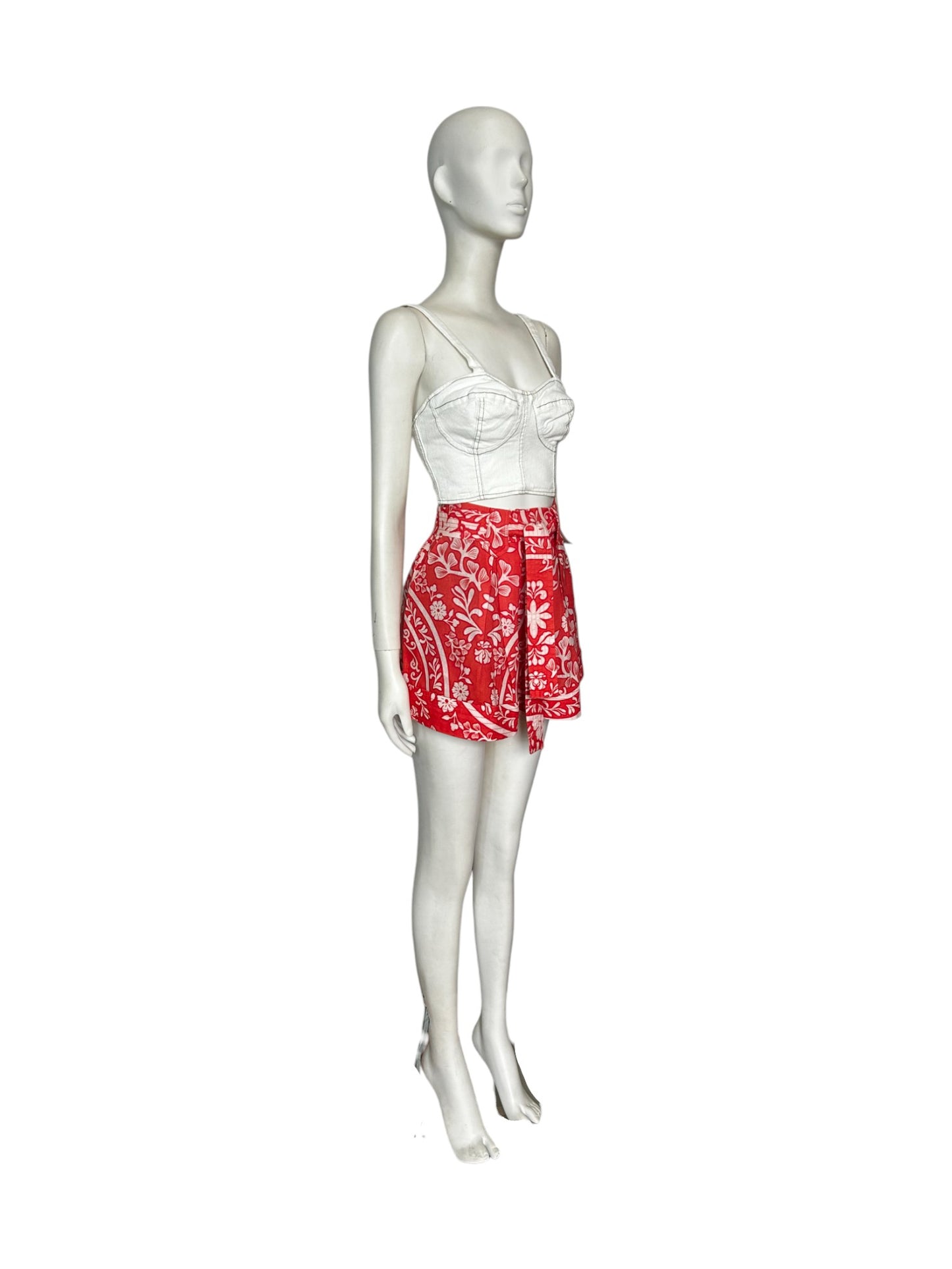 Short en lino con amarre