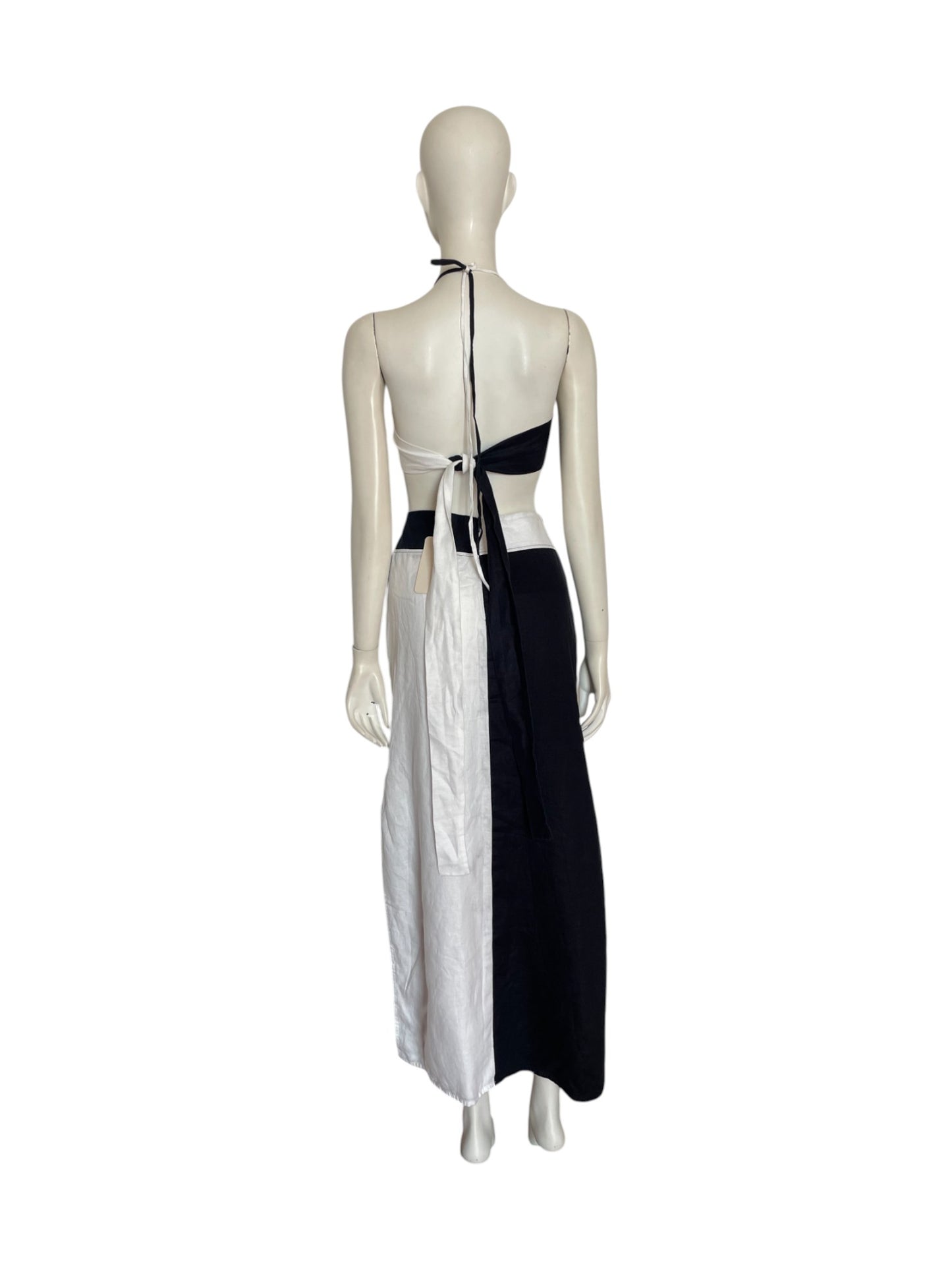 vestido midi asimetrico blanco y negro