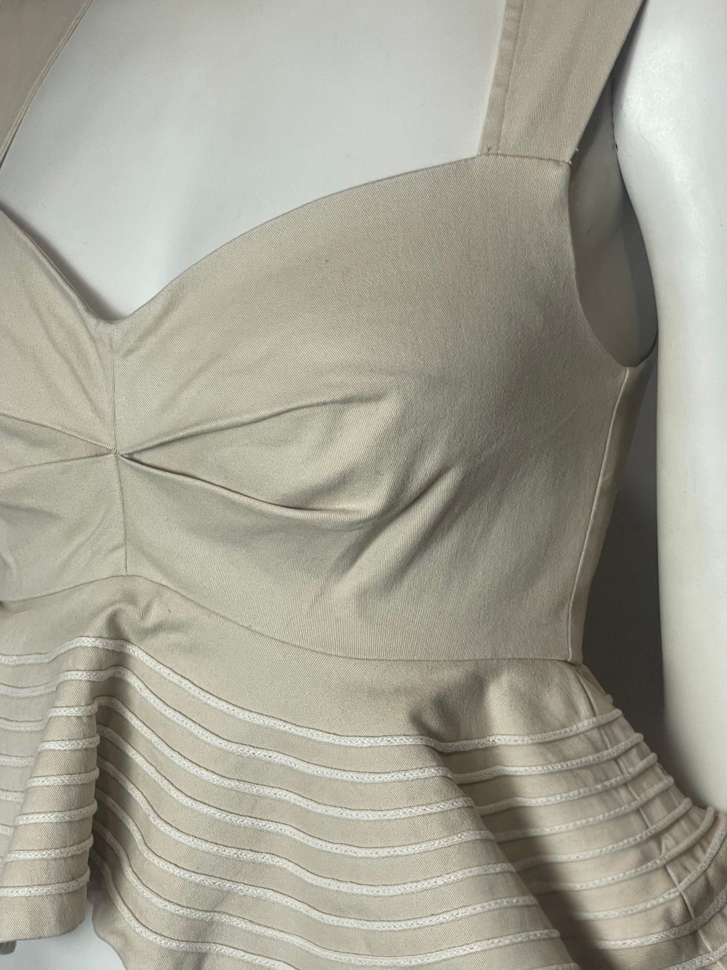 Top lineas beige