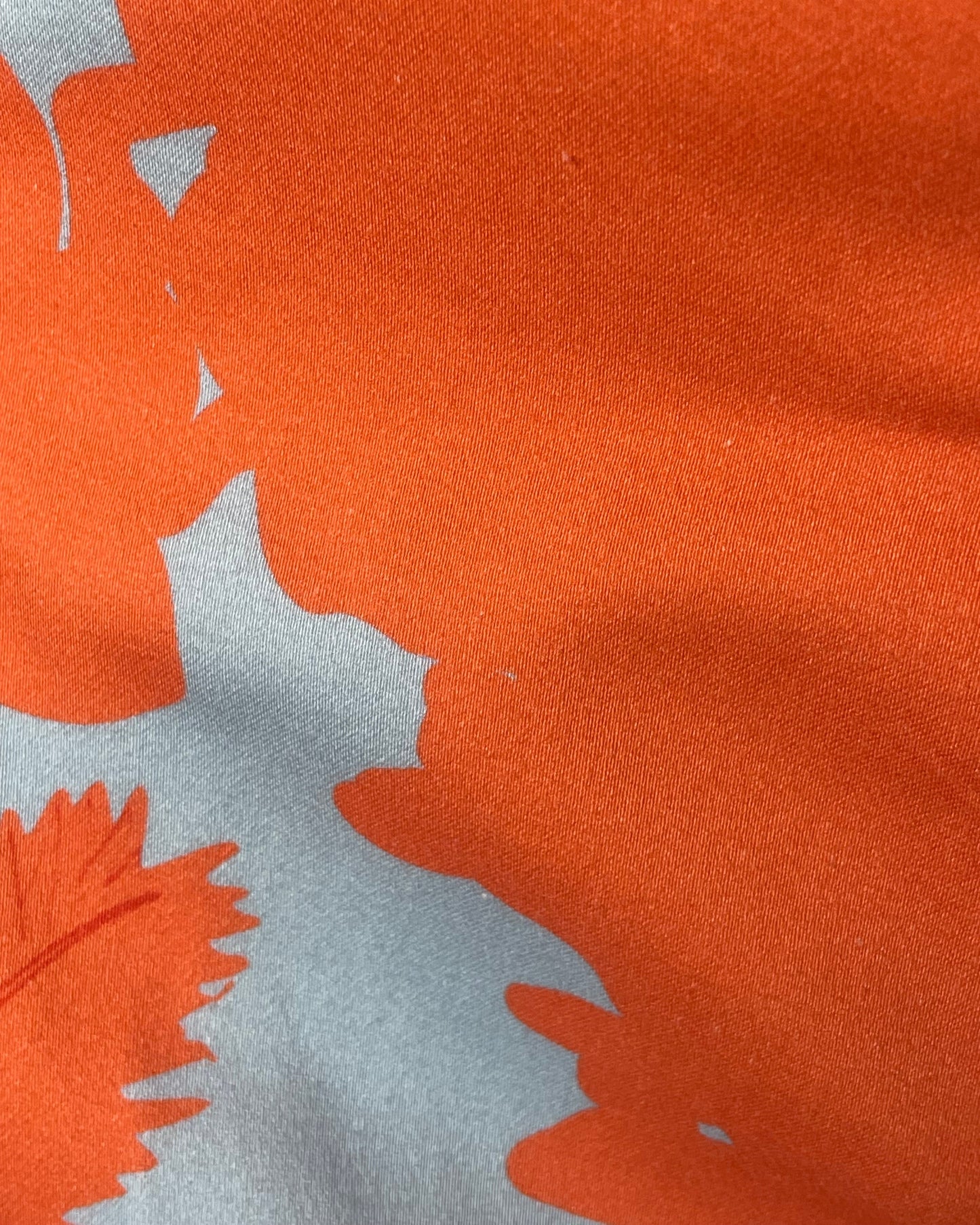 Vestido naranja hojas