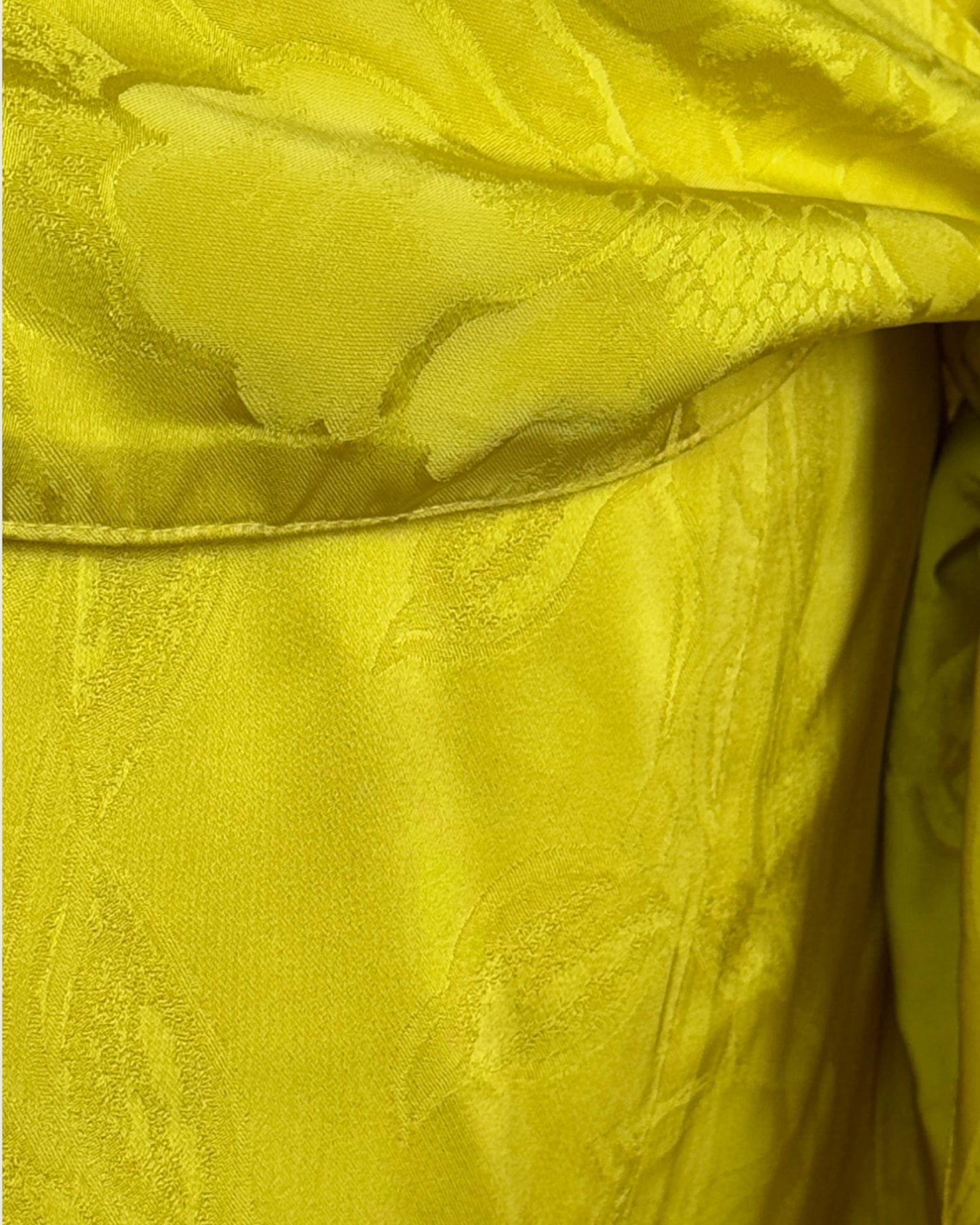 Short Amarillo Satinado