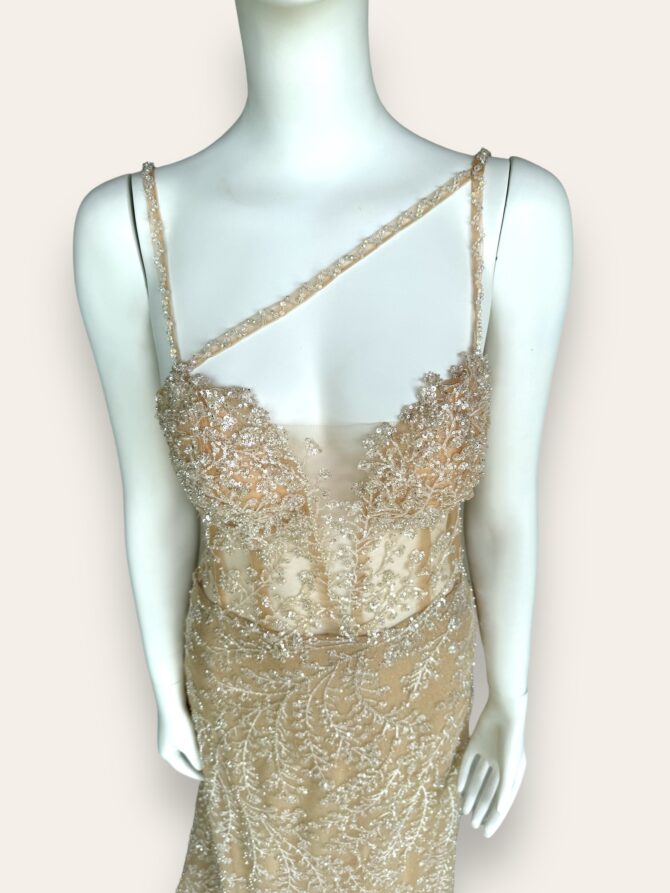 Vestido de fiesta recamado