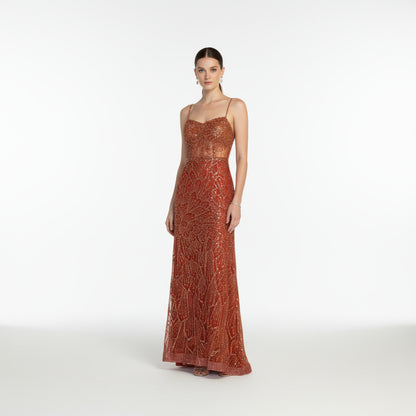 vestido recamado en piedras rojo