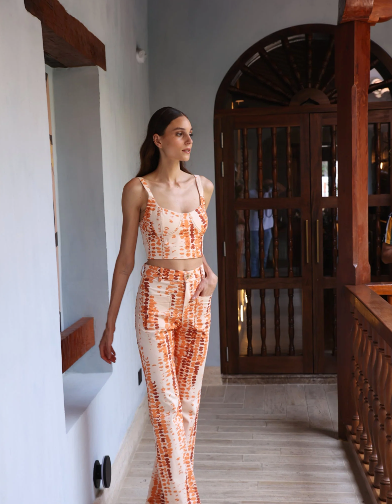 Pantalon demin estampado