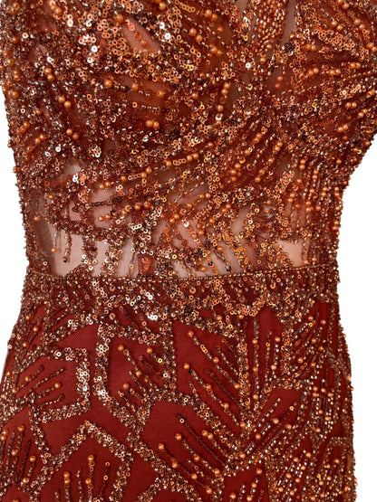 vestido recamado en piedras rojo