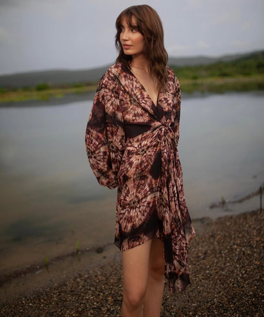Mini vestido con mangas largas
