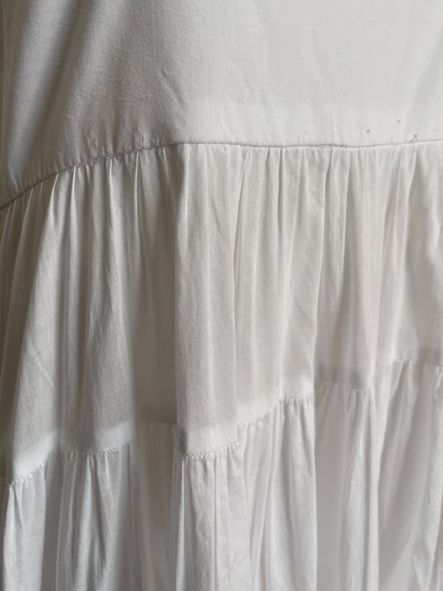 Maxi vestido blanco con encaje