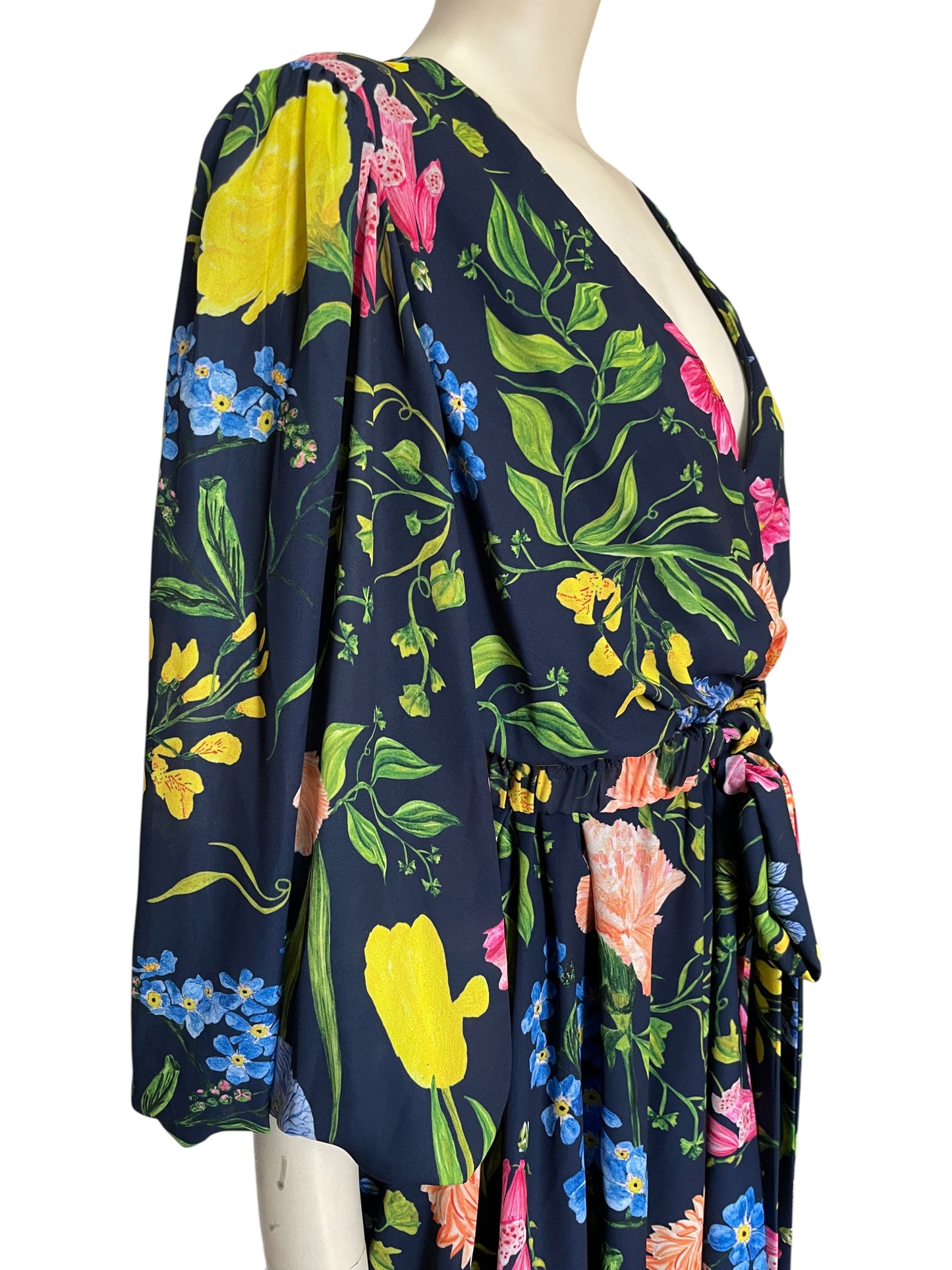 Vestido floral con mangas