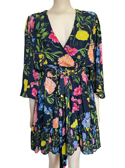 Vestido floral con mangas