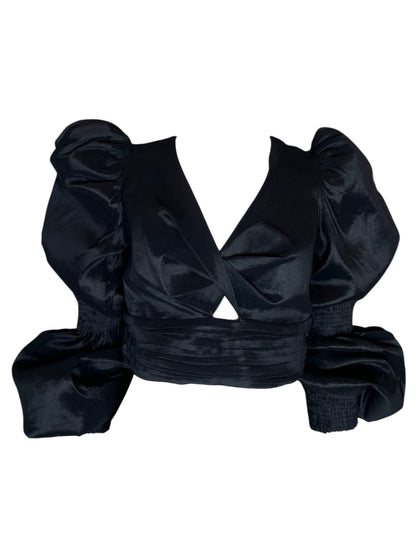 blusa negra con mangas