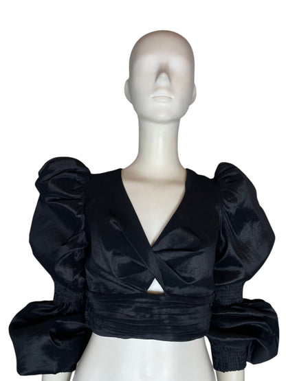 blusa negra con mangas