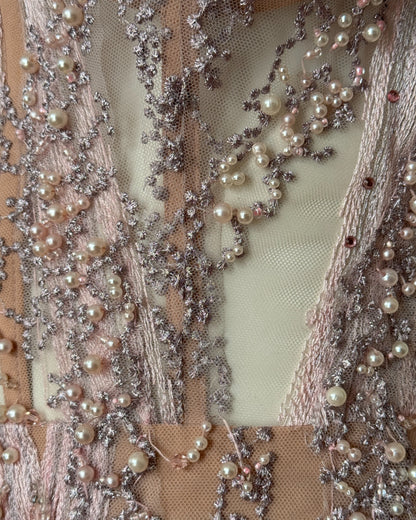 Vestido palo rosa recamado