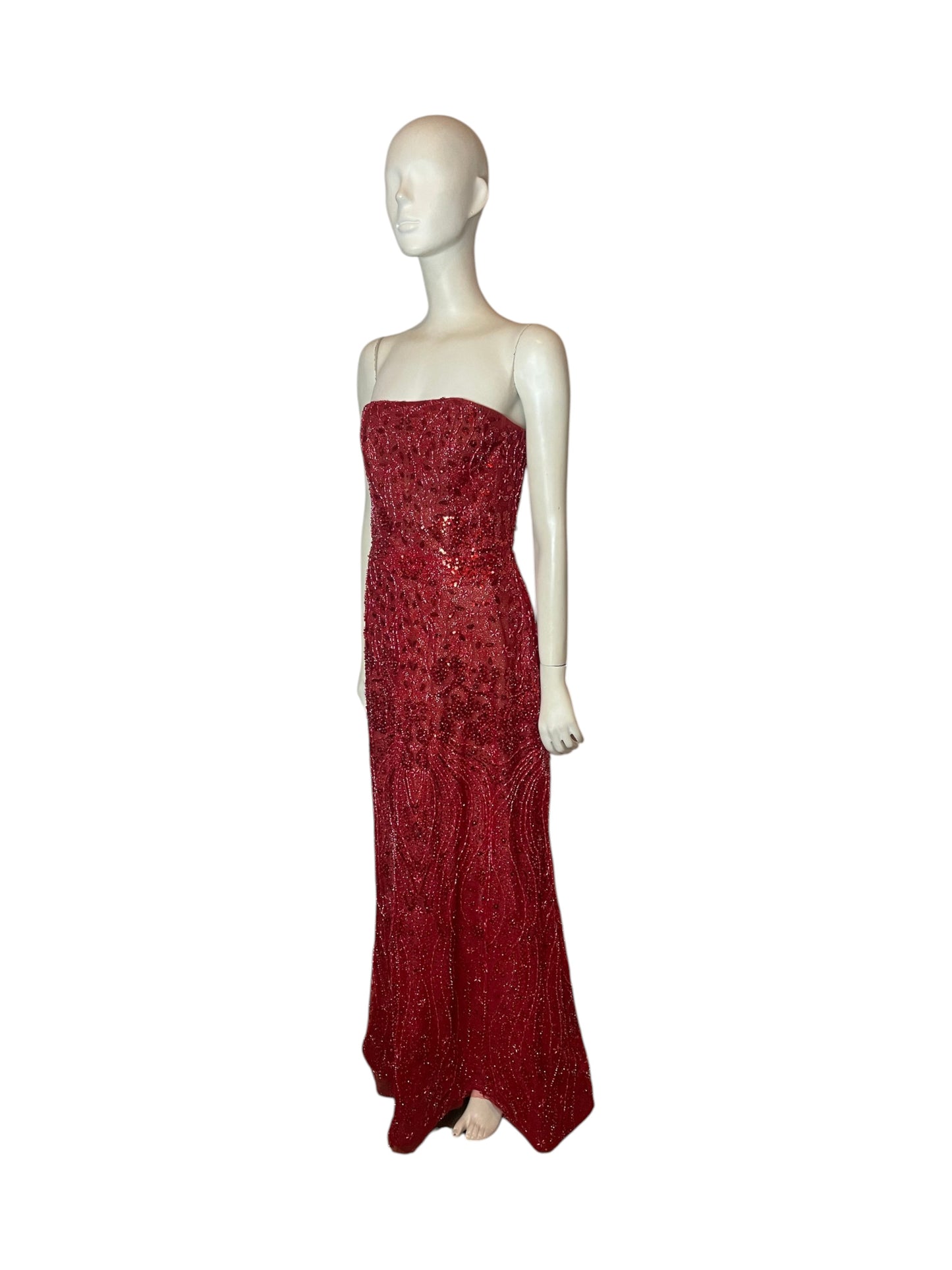 Vestido straple rojo con perdería