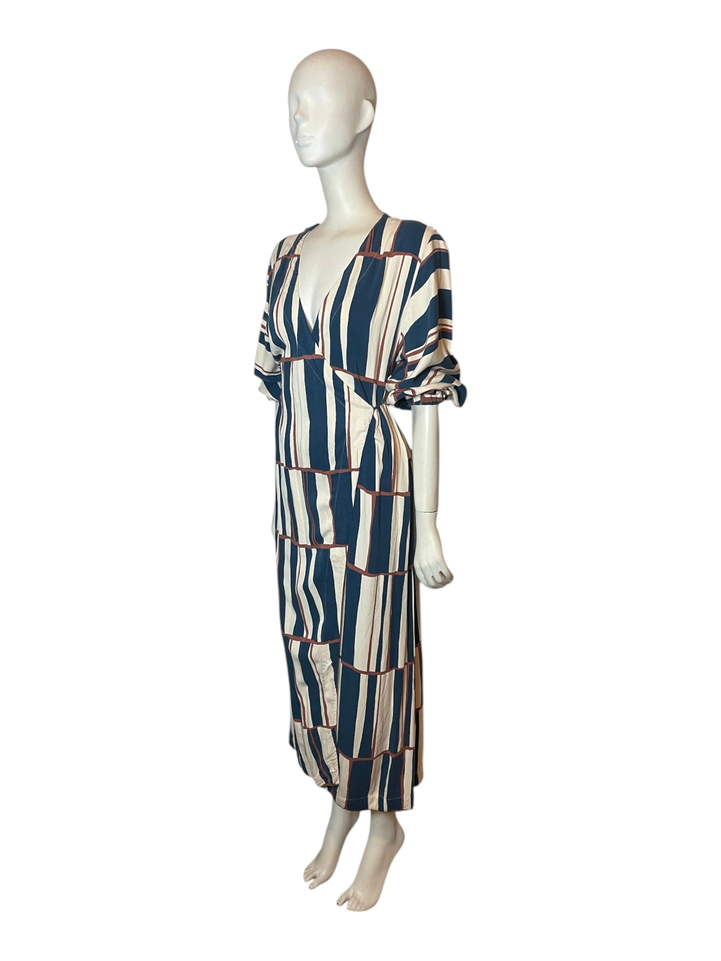 Vestido cruzado de lineas