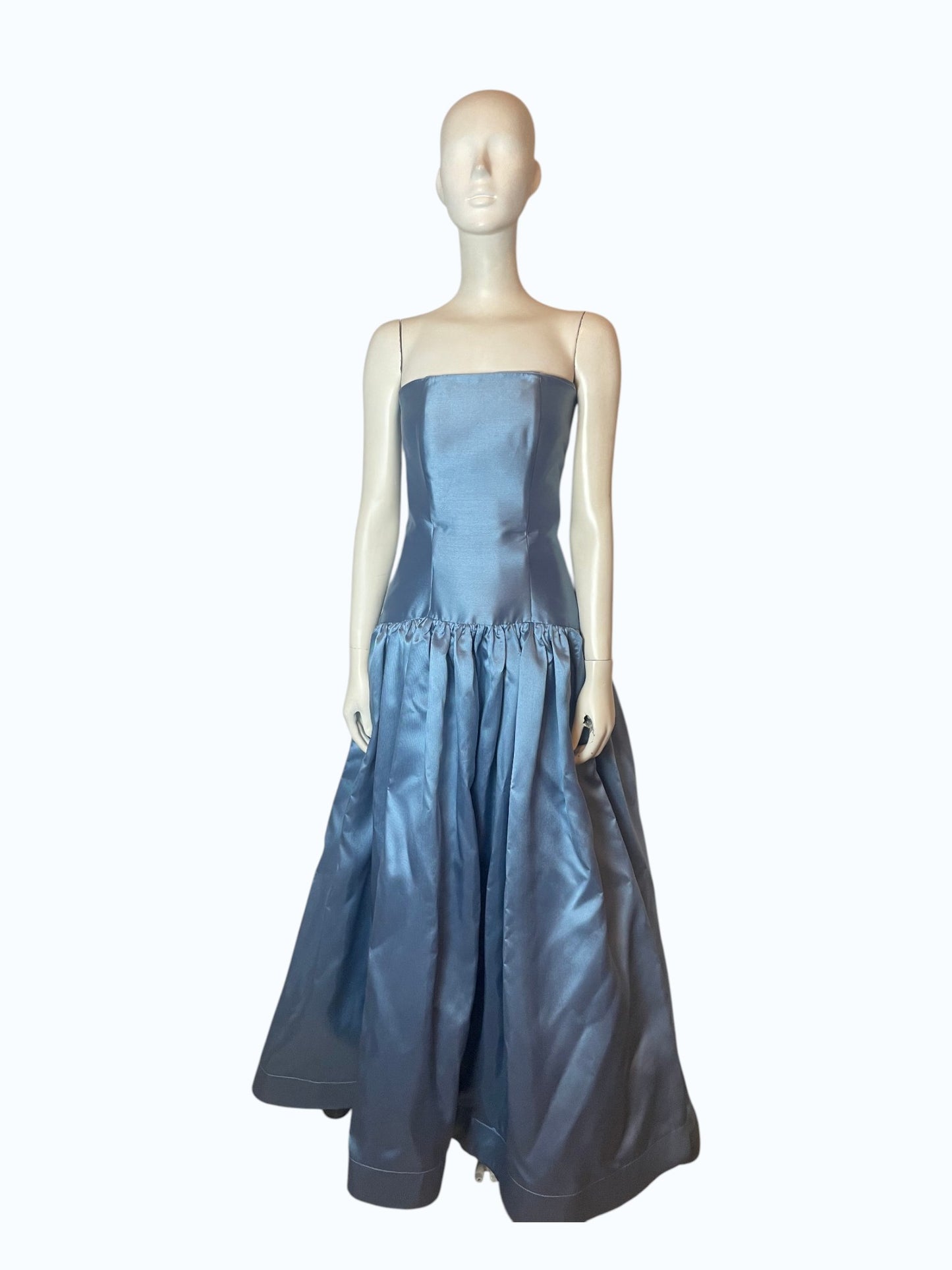 Vestido azul satinado de fiesta
