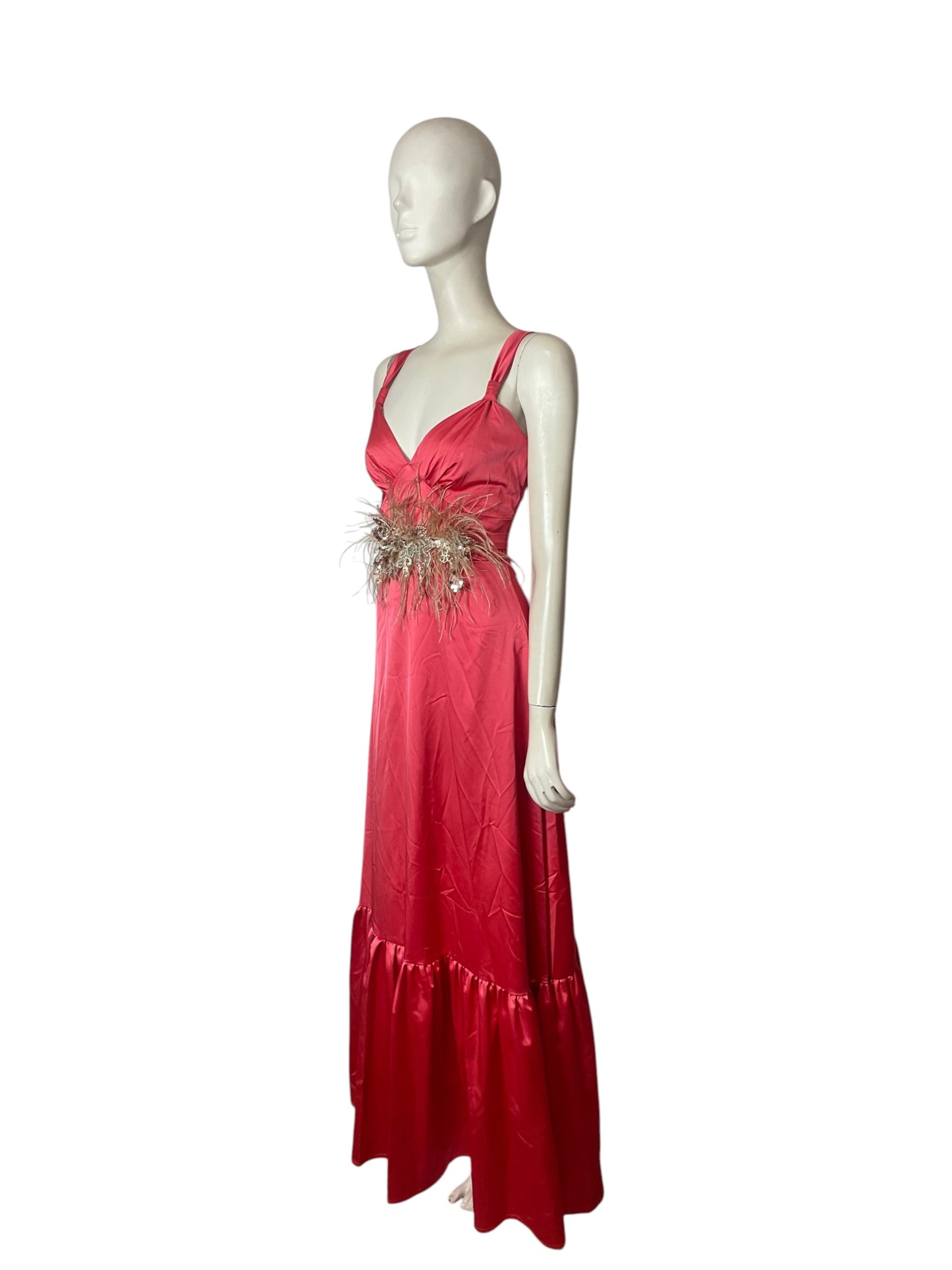 Maxi dress detalles con plumas