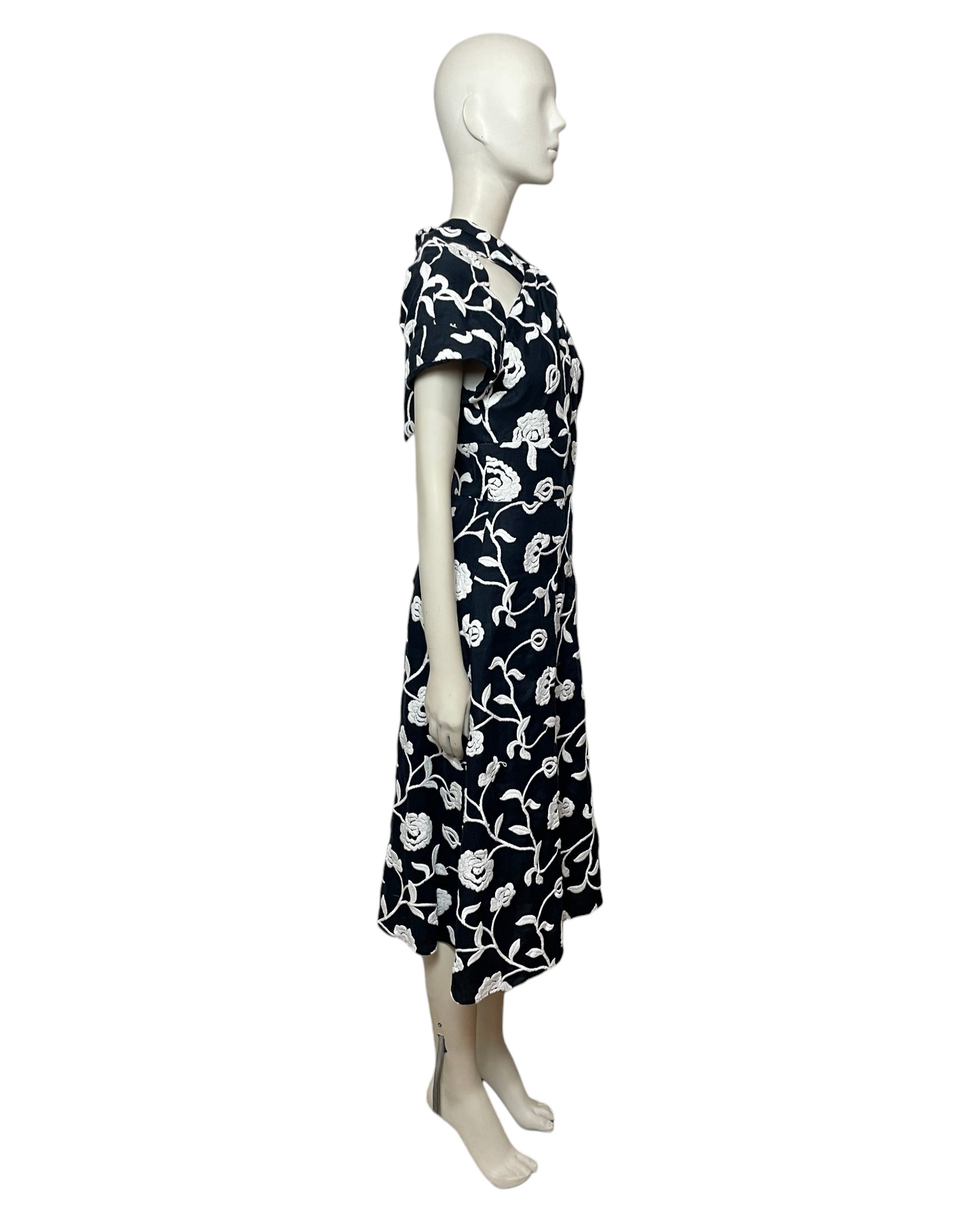 Lea embroidered midi dress