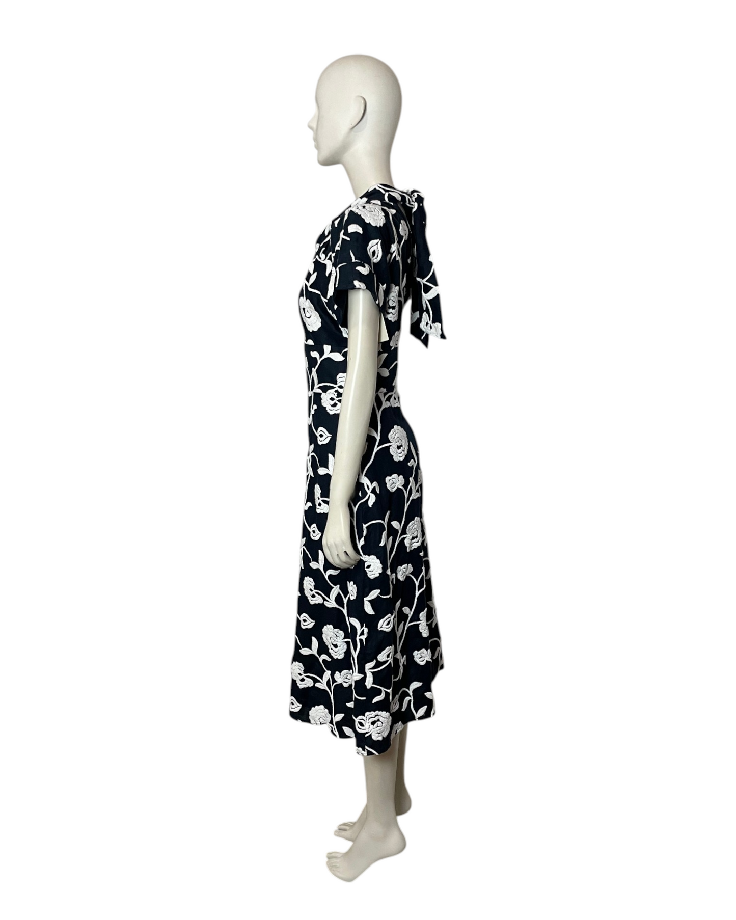 Lea embroidered midi dress