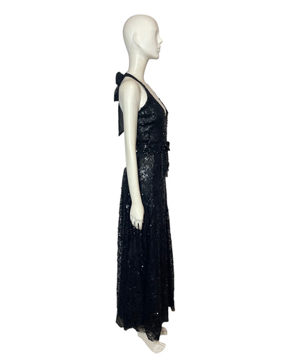 Vestido recamado negro
