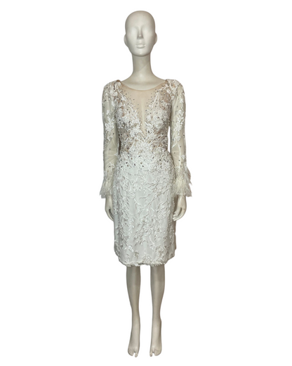 Vestido midi mangas plumas