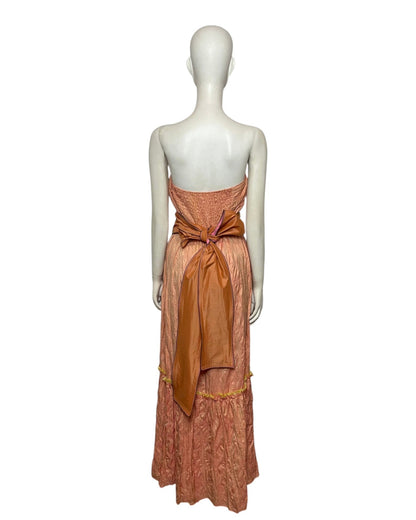 Vestido maxi naranja con fajón