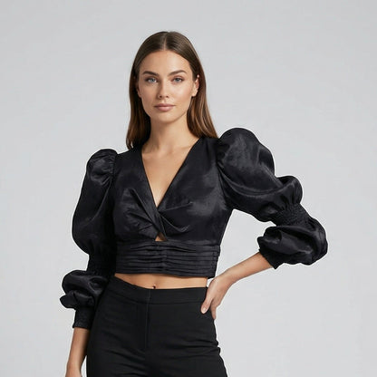 blusa negra con mangas