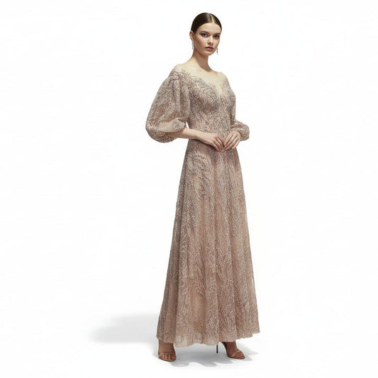 vestido recamado con mangas